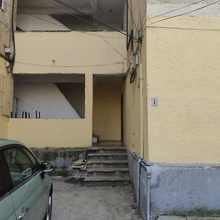 Guest Room Tirana Center Екстер'єр фото