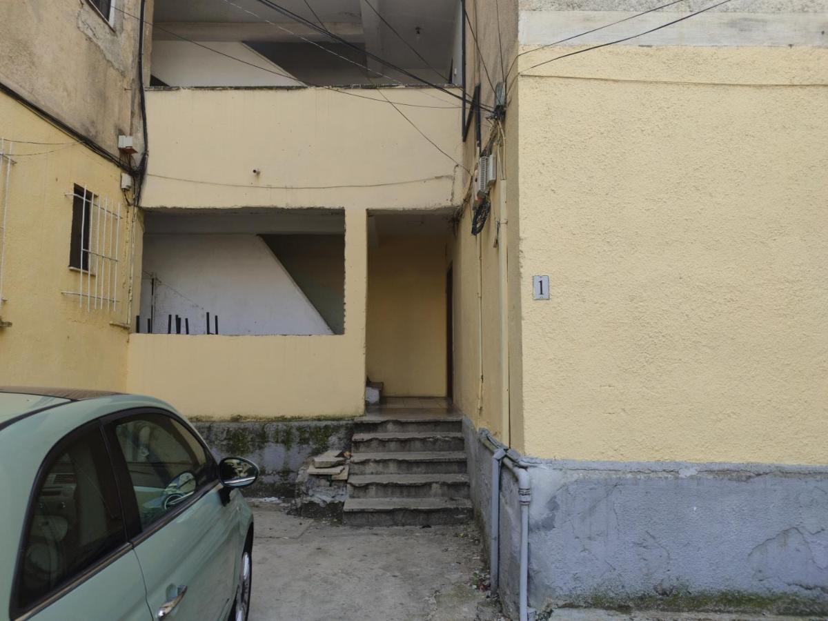 Guest Room Tirana Center Екстер'єр фото