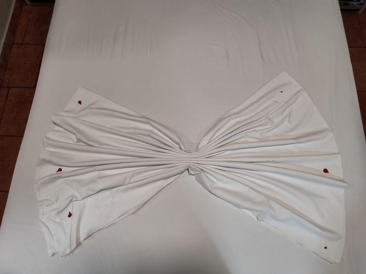 Guest Room Tirana Center Екстер'єр фото