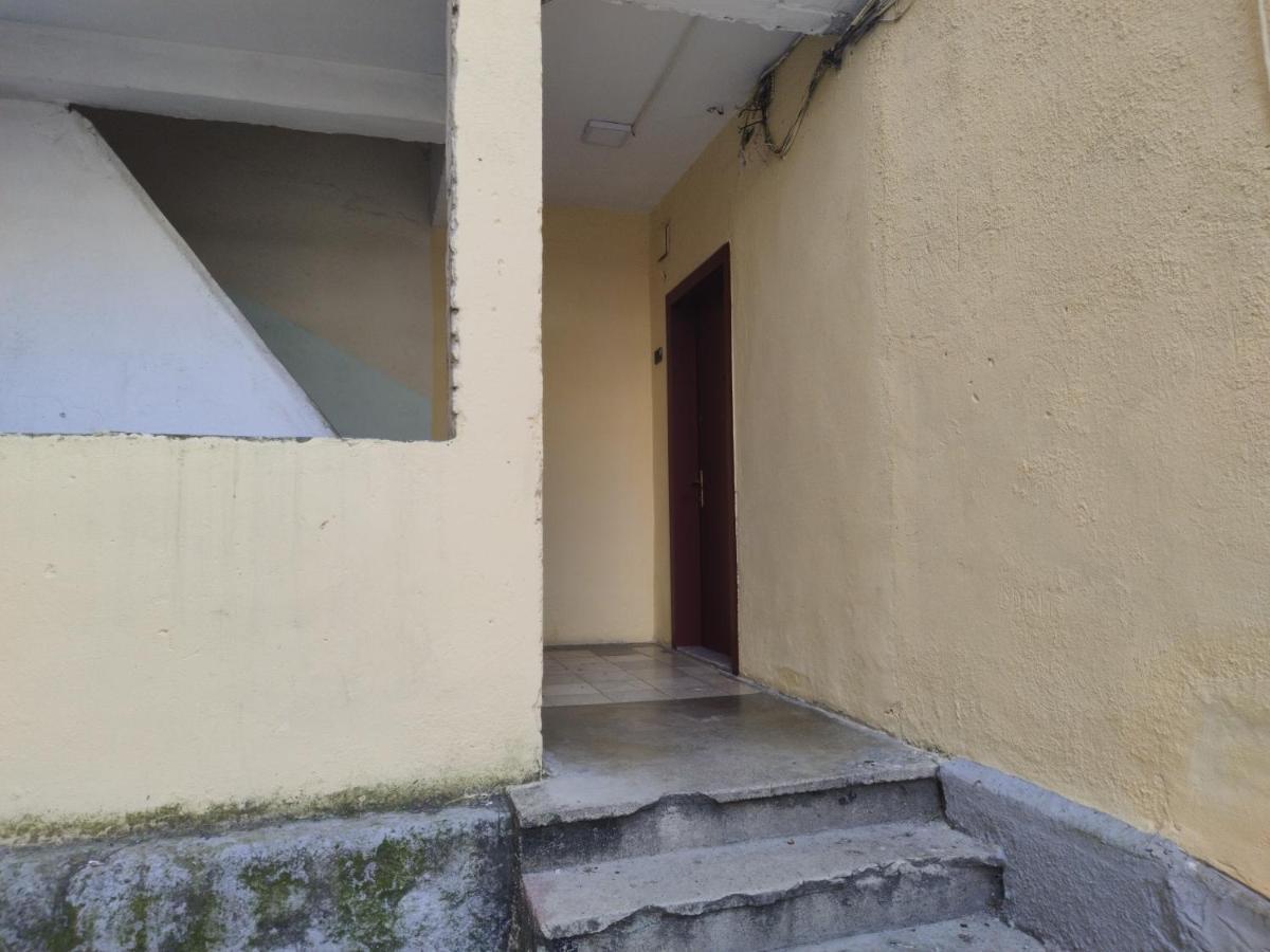 Guest Room Tirana Center Екстер'єр фото