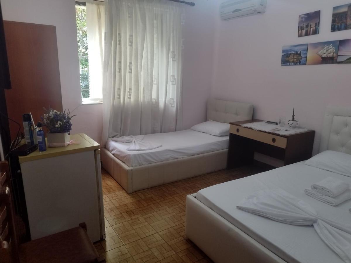 Guest Room Tirana Center Екстер'єр фото